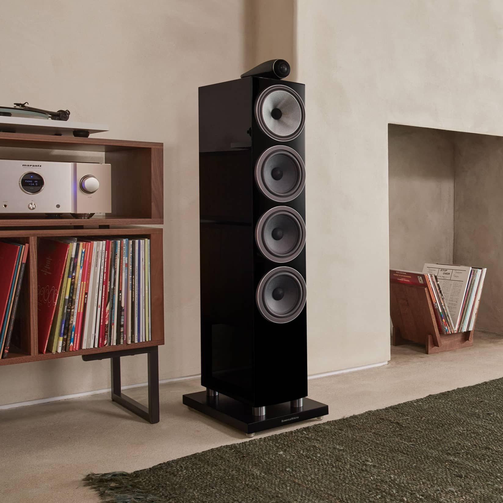 Bowers and Wilkins BW 702S3 Gold Coast